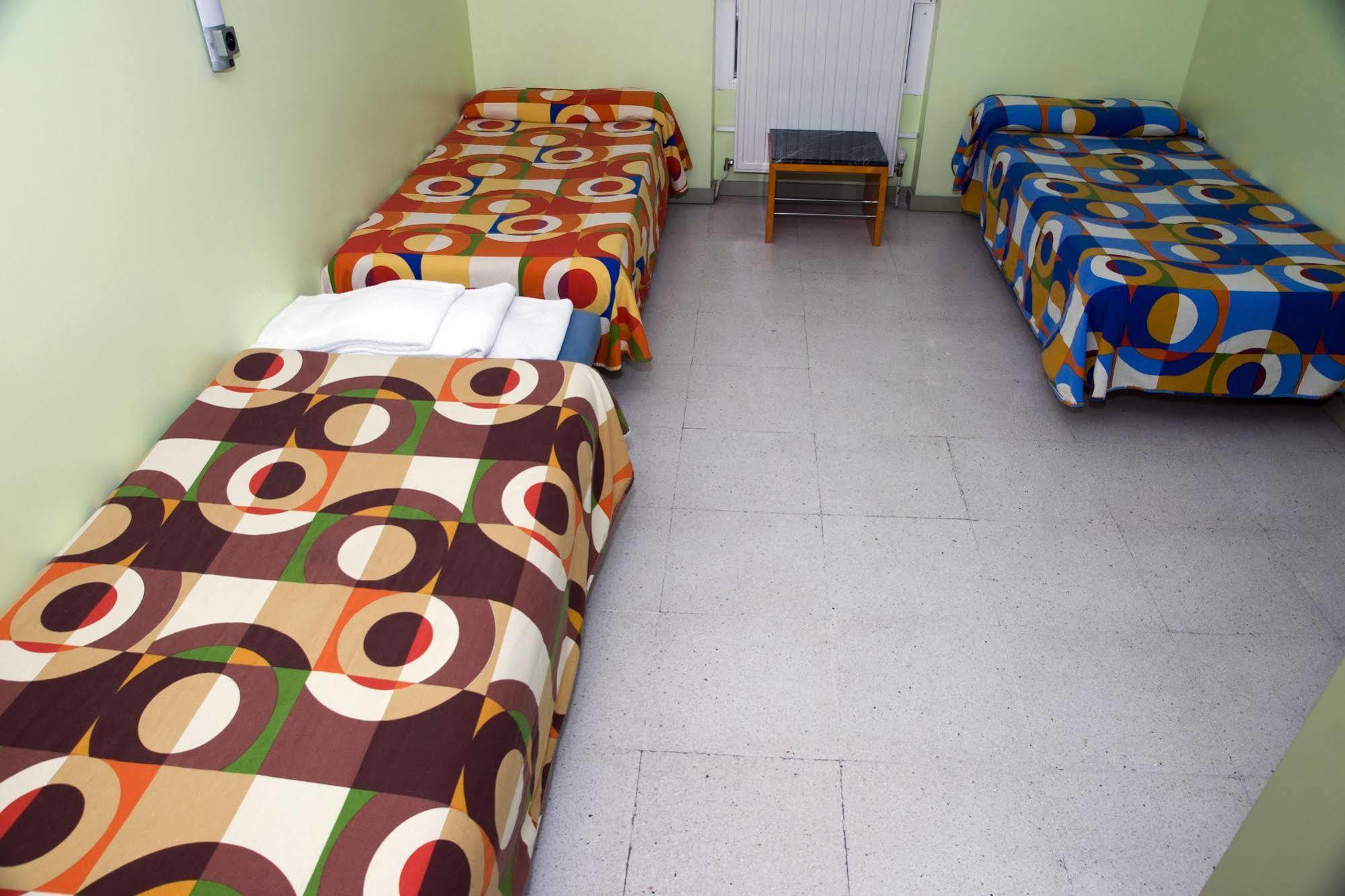 Hostal Welcome Мадрид Экстерьер фото