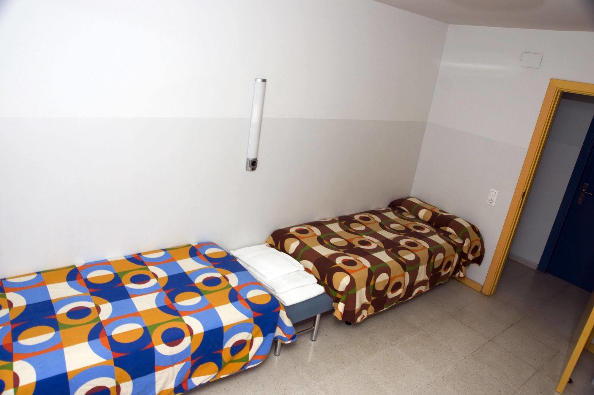 Hostal Welcome Мадрид Экстерьер фото